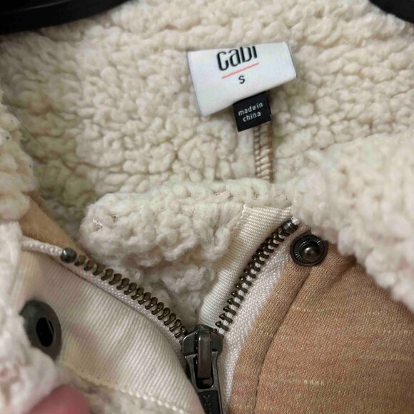 CAbi McQueen Coat In Tan with white wool -like lining and accents.  Size S - Picture 4 of 8